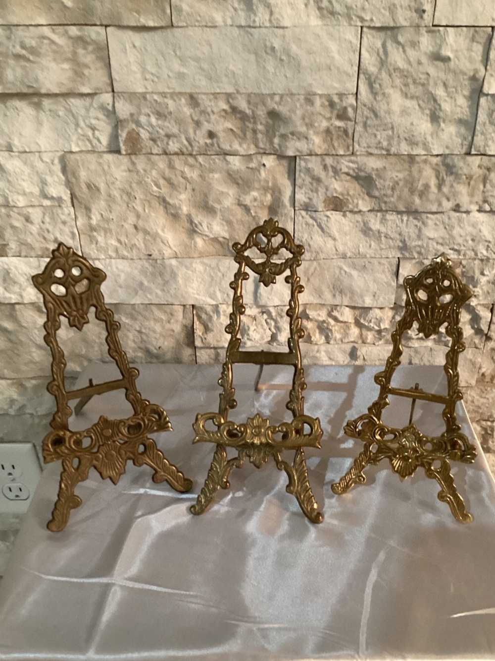 VTG Set of 3 Ornate Brass Tabletop Display Easels Rococo Art Plate Stand Patina